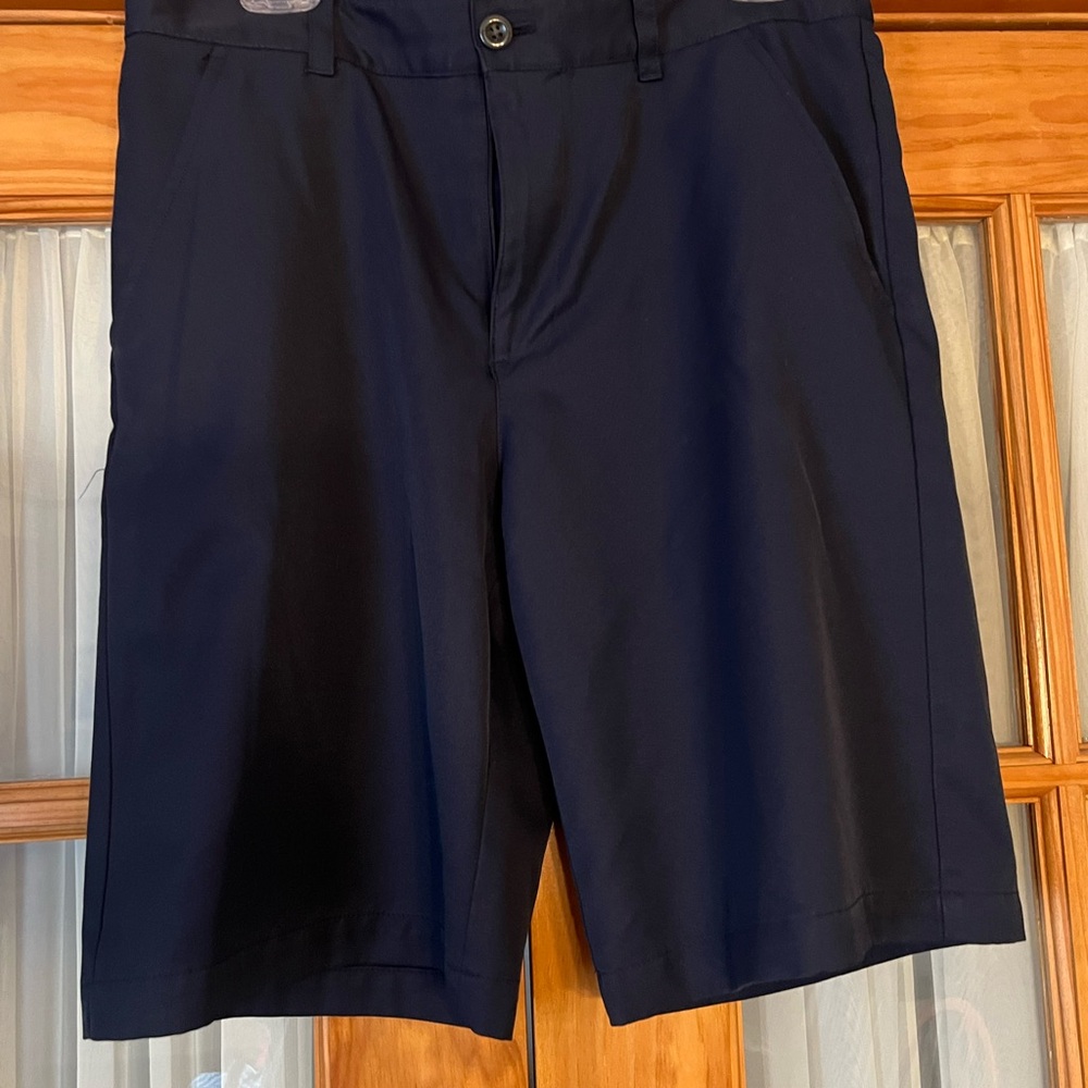 IZOD GOLF Men's Navy Shorts